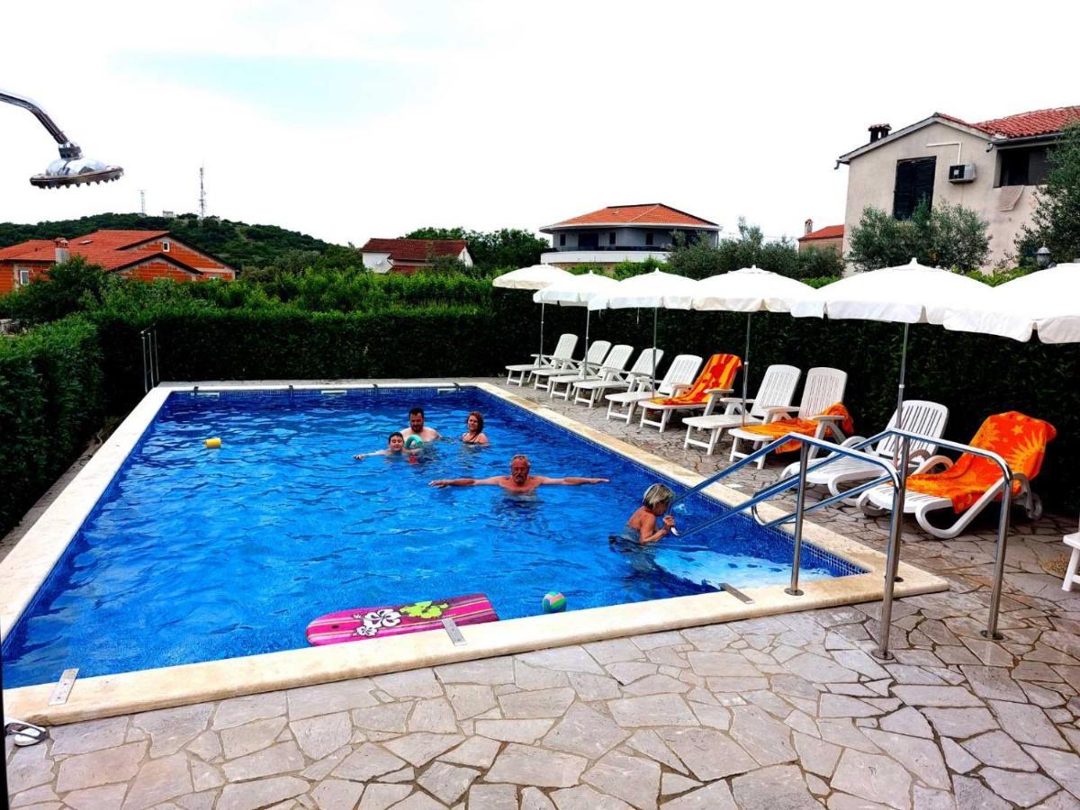Apartments Baksa Канфанар Экстерьер фото