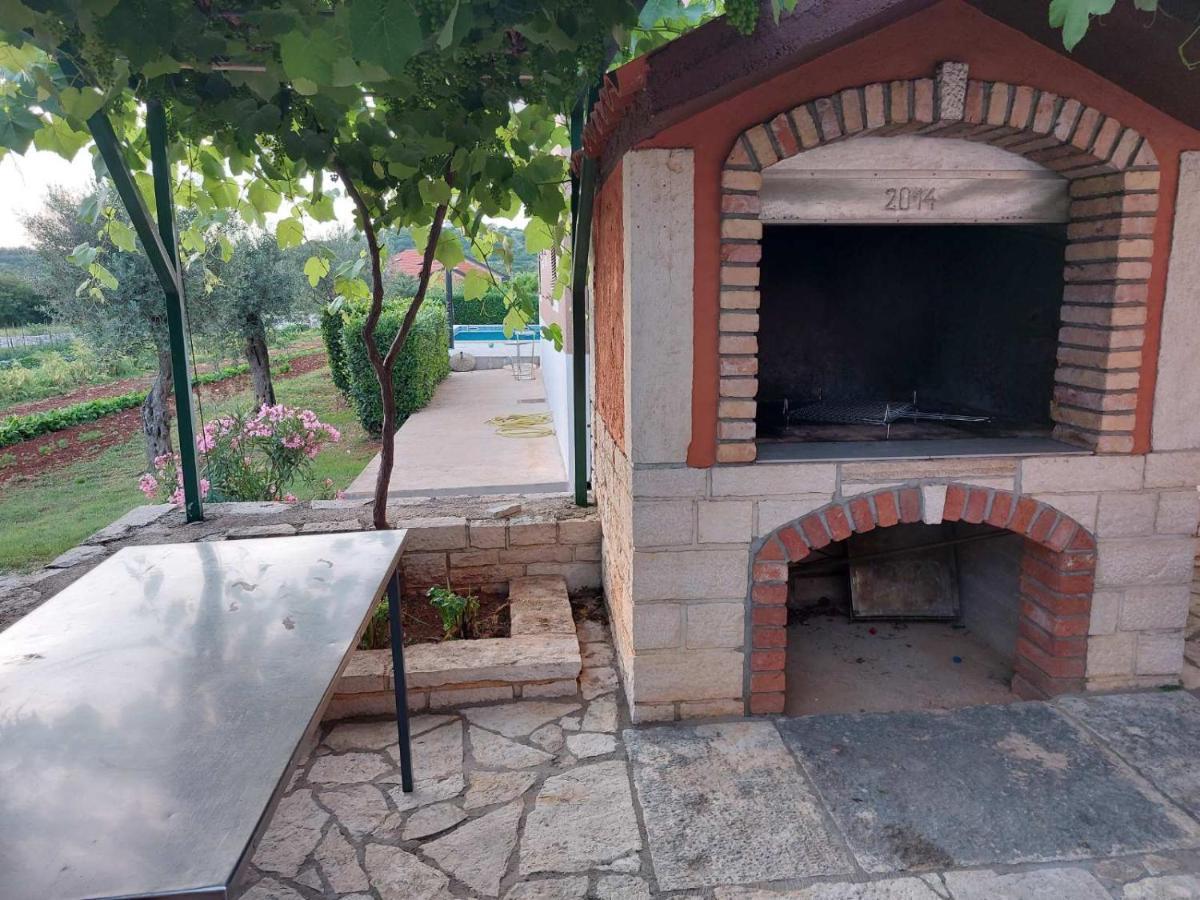 Apartments Baksa Канфанар Экстерьер фото