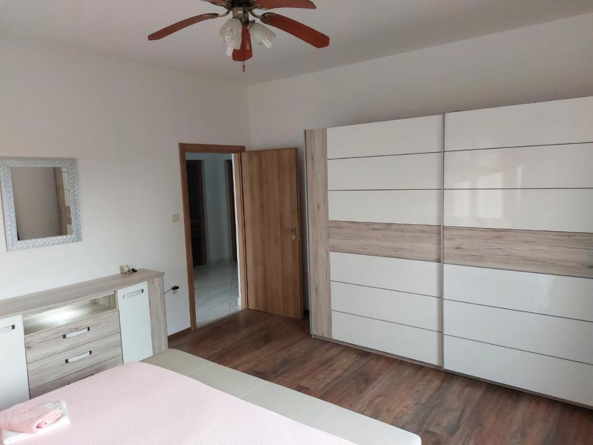 Apartments Baksa Канфанар Экстерьер фото