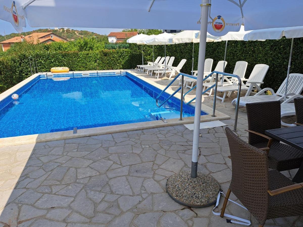 Apartments Baksa Канфанар Экстерьер фото
