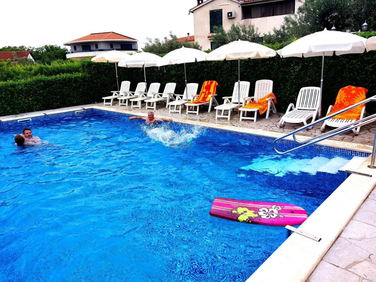 Apartments Baksa Канфанар Экстерьер фото