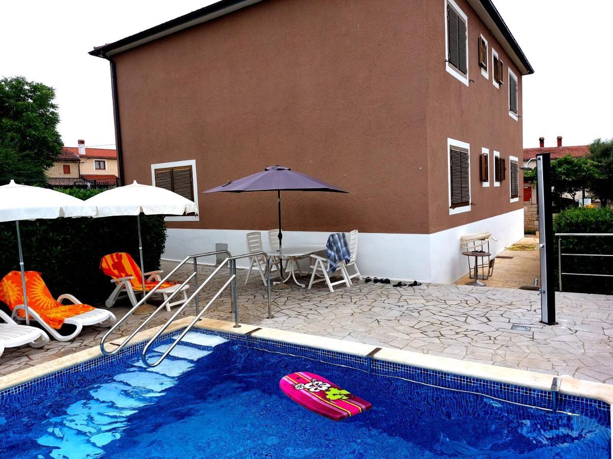 Apartments Baksa Канфанар Экстерьер фото